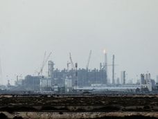 medio oriente: iran ataco la mayor terminal de gas del mundo y genero graves incendios