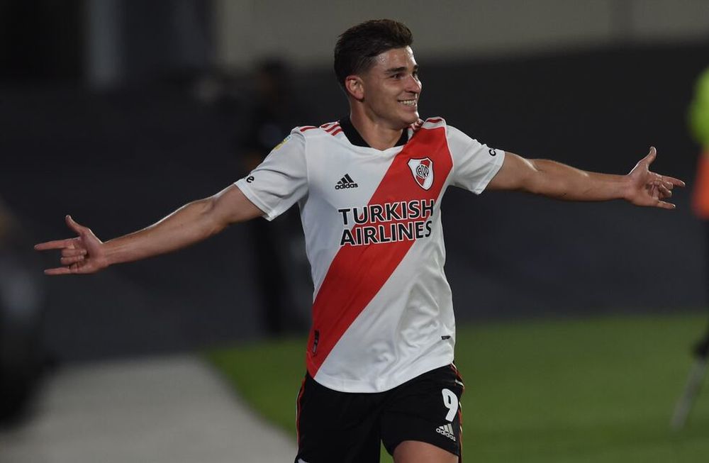 River se florea ante Patronato en el Monumental y es más líder que nunca de la Liga Profesional.