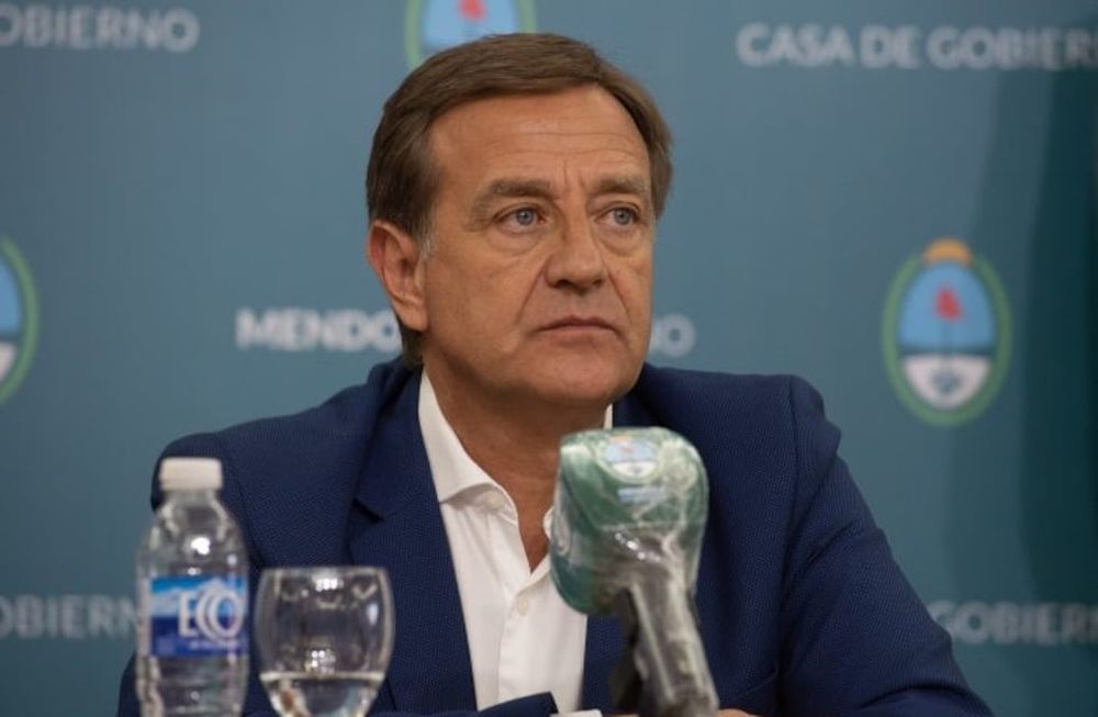 Rodolfo Suárez llega a su primer año de gobierno mostrando un meritorio equilibrio en medio del desacople al que obligó la emergencia por el virus.