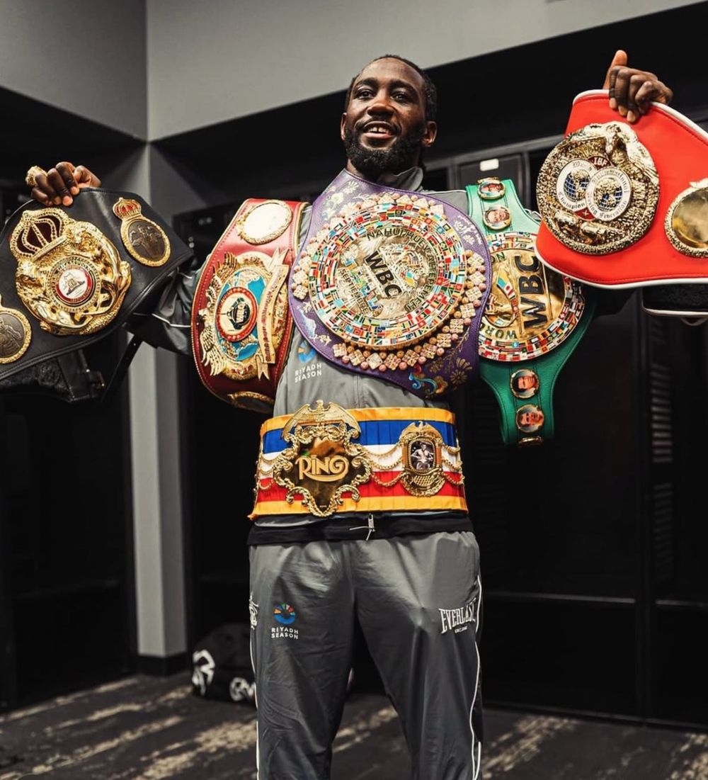 Terence Crawford hizo historia: derrotó a Canelo Álvarez y es el primer campeón indiscutido en tres divisiones.