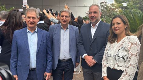 Tropa peronista: el intendente Omar Félix, el diputado Emir Félix, el intendente Matías Stevanato (Maipú) y la senadora Adriana Cano.&nbsp;