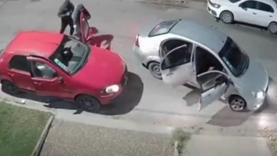 El robo en Mar del Plata fue registrado por una cámara de seguridad.