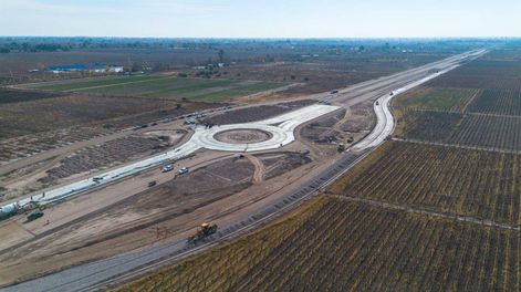 Doble Vía del Este: avanzan las obras y ya pavimentan rotondas y retornos de la segunda etapa.