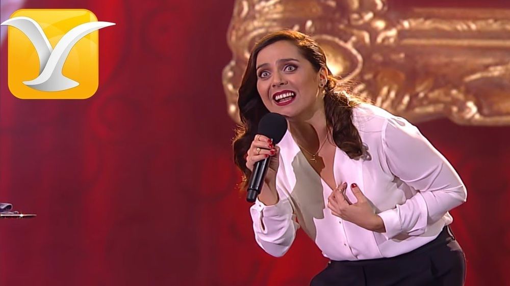 Natalia Valdebenito González es una actriz, locutora de radio y comediante de Chile.