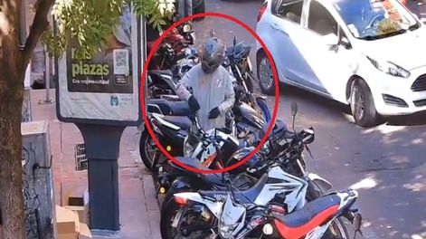 Tras una persecución por el microcentro, detienen a dos sujetos que se dedicaban a robar motos