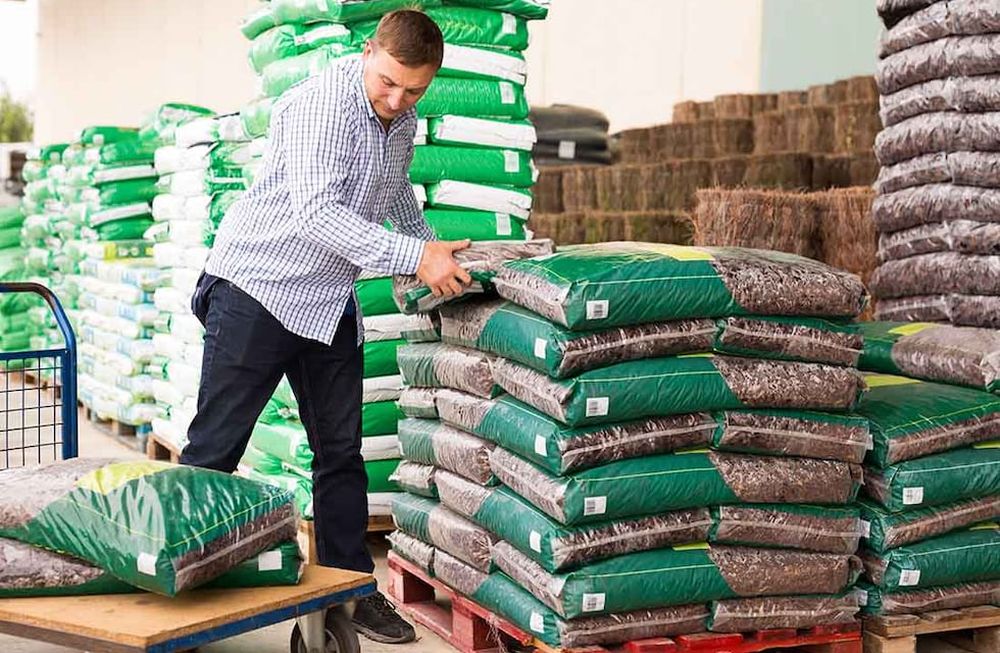 Desde el sector productivo local celebraron la reducción del impuesto PAIS, pero plantearon que el traslado a precios será paulatino y menor a 10 puntos en ciertos sectores.