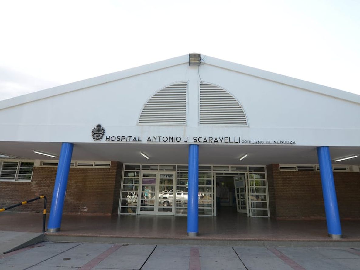 La fiscalía de Tunuyán imputó al hombre que golpeó a su ex novia, una chica de 18 años que continúa internada en el hospital Scaravelli.