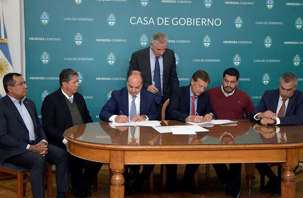 Gobierno Provincial firmó el acuerdo por Potasio Rio Colorado inversores para reactivar la mina Potasio Río Colorado, ubicada en Malargüe.Foto: Orlando Pelichotti