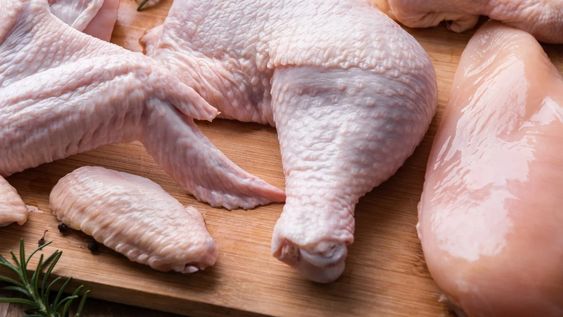 como evitar la salmonella al cocinar pollo: claves para no enfermarse en casa