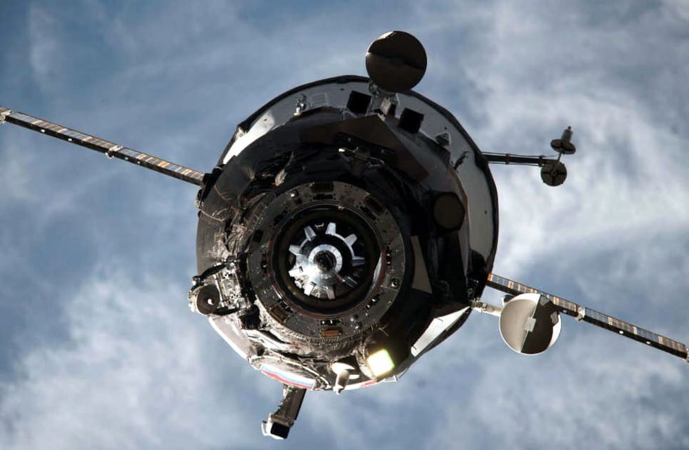 Glavkosmos, de la agencia espacial rusa, firma contrato con cuatro turistas para volar al espacio en 2024