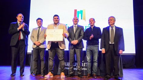 Los Andes | Facundo Arce con el intendente Gustavo Soto. Acompañan el presidente de la Corte, Dalmiro Garay y los ministros Mario Adaro, Omar Palermo y Julio Gómez.