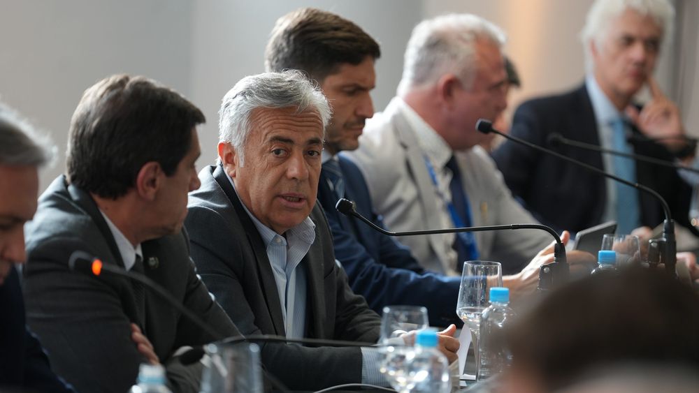 El gobernador Alfredo Cornejo en el lanzamiento de la Mesa Federal Minera.