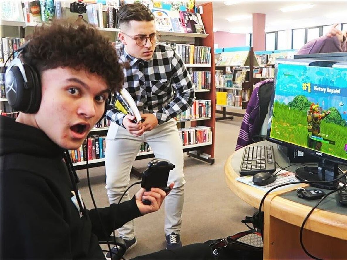 Nace una nueva profesión los profesores de #Fortnite a domicilio