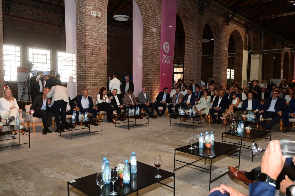 En el agasajo de Bodegas de Argentina para la Vendimia, el pedido de cambios en Coviar se repite desde el año pasado.