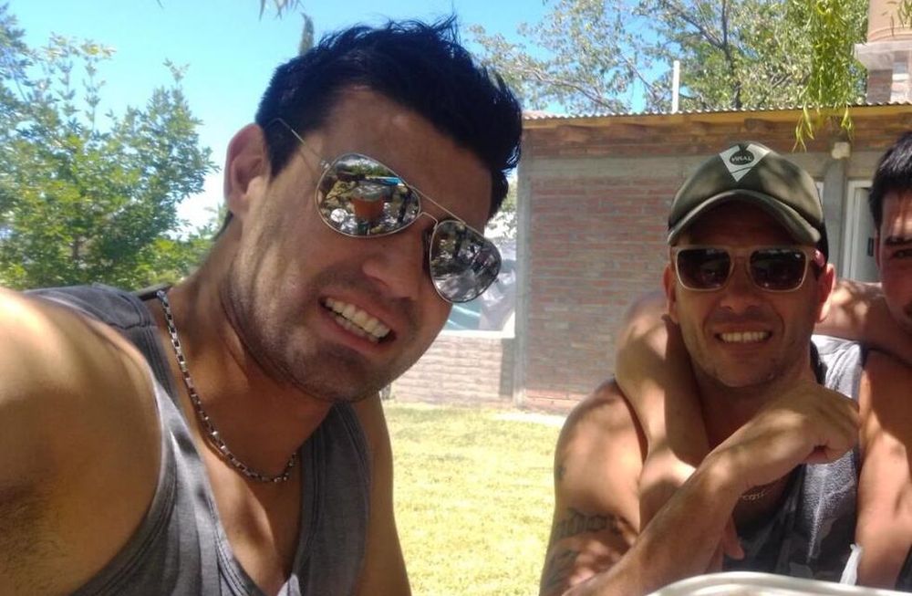 Héroes: dos amigos rescataron y revivieron a un niño que cayó a una pileta