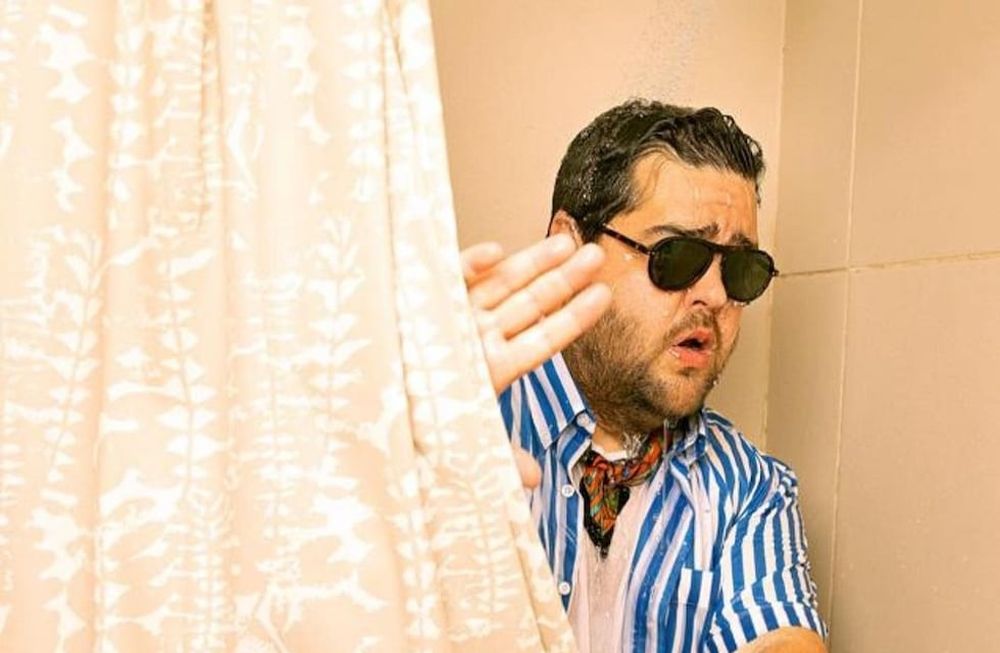 Darío Barassi y un desopilante video en el que se vistió y bailó como una odalisca sensual