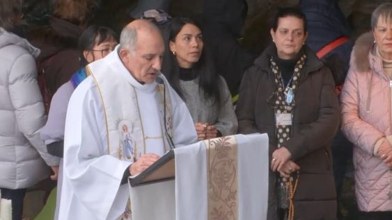El cura mendocino Mauricio Elías en Francia