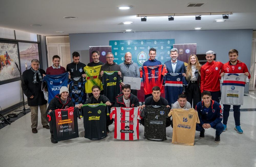 Ulpiano Suarez participó de la presentación de la División de Honor 2023