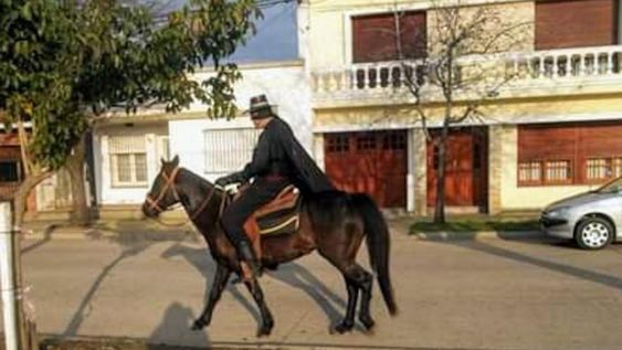 Sergio Omar Pasquini, el santafesino que en diciembre de 2019 decidió salir a la calle para pedir el regreso de El Zorro.
