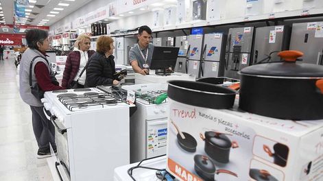 Atención al cliente en locales de MendozaFoto: José Gutiérrez / Los Andes