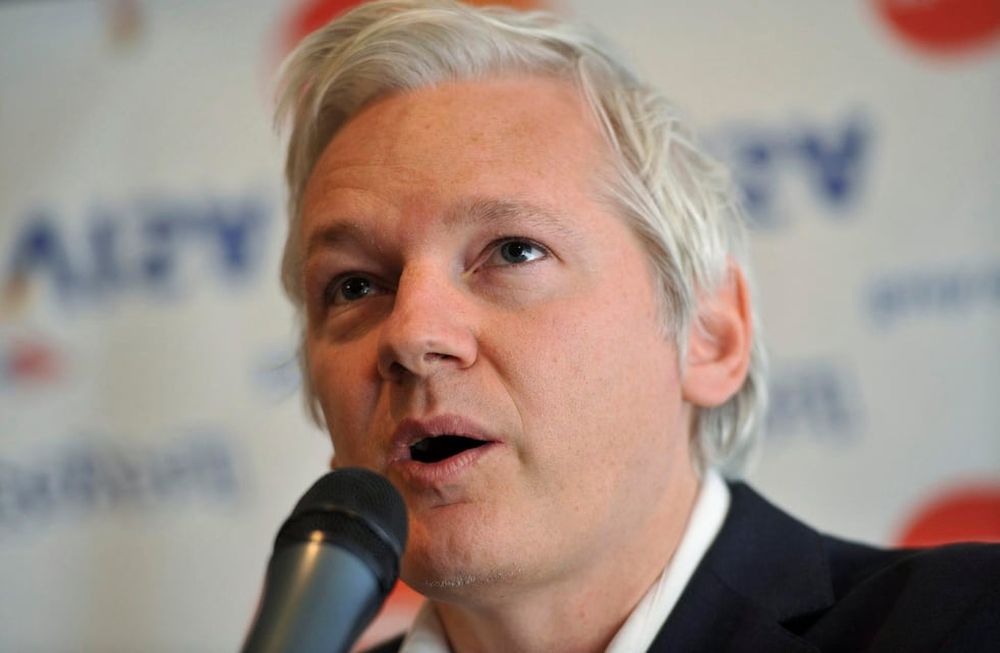 Fotografía de archivo del fundador de WikiLeaks, el australiano Julian Assange, en una rueda de prensa, el 24 de octubre de 2011, en Londres (Reino Unido). Foto: EFE/ Daniel Deme ARCHIVO