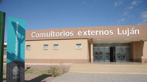 La empresa se encargará de la obra, el equipamiento y la gestión integral del nuevo establecimiento. El proceso se realizó mediante licitación pública aprobada por el Ministerio de Salud y Deportes.