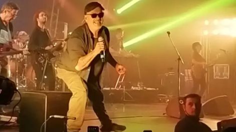 Los Andes | Germán Daffunchio al frente de Las Pelotas en el Auditorio Bustelo. Gentileza Inés Nieto.