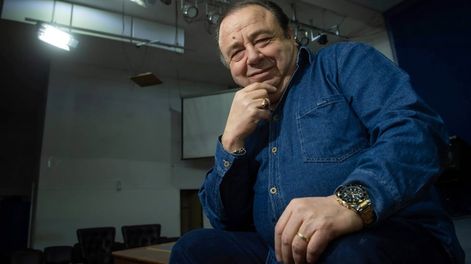 Los Andes | El pastor y legislador Héctor Bonarrico hace campaña contra la serie argentina de Netflix, El Reino, y la acusa de atacar a los evangélicos. Fotos: Ignacio Blanco / Los Andes