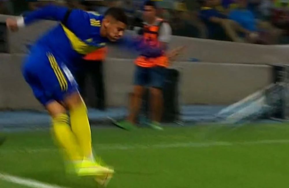 El defensor de Boca utilizó este recurso una vez más.