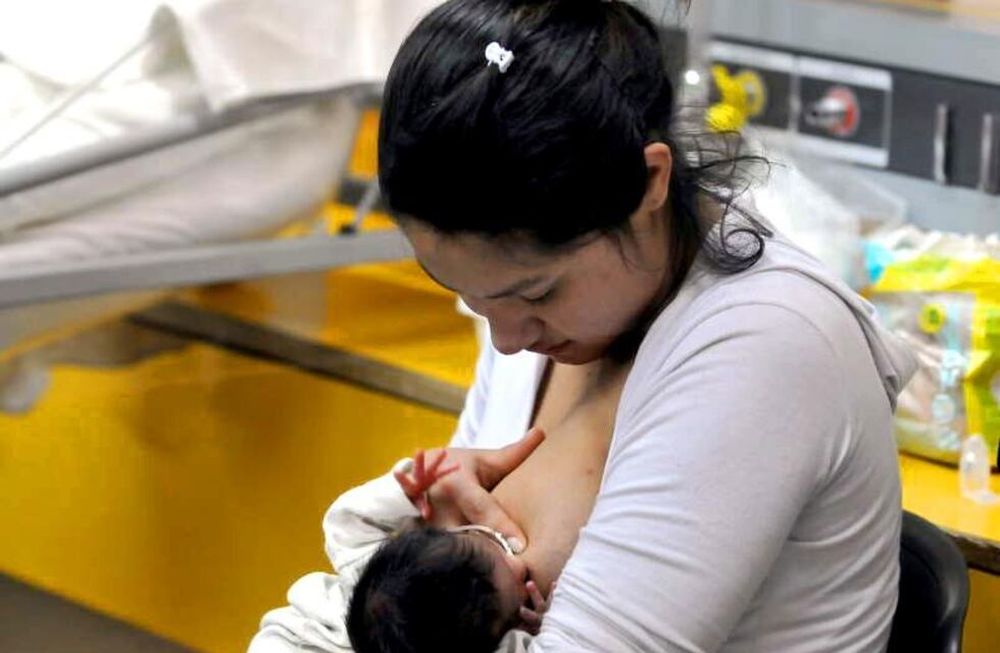 La lactancia materna ayuda a prevenir el cáncer de mama