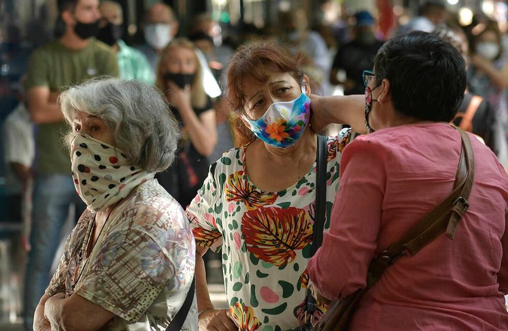 Jubilados: hasta el momento se sabe que el bono será superior al anterior (más de $5.000) y que se otorgará antes de Navidad - Orlando Pelichotti / Los Andes