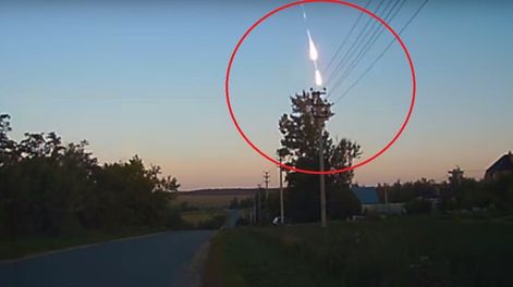 Video: otro extraño destello irrumpió en el cielo de Rusia e inquietó a la población