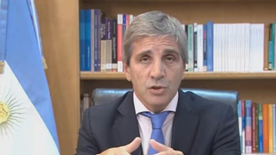 Luis Caputo, ministro de Economía, durante los anuncios de las medidas económicas.