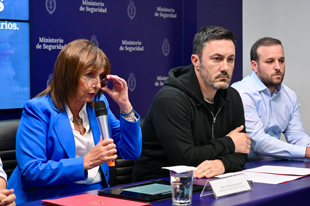 Los ministros de Seguridad, Patricia Bulrrich, y Defensa, Luis Petri.