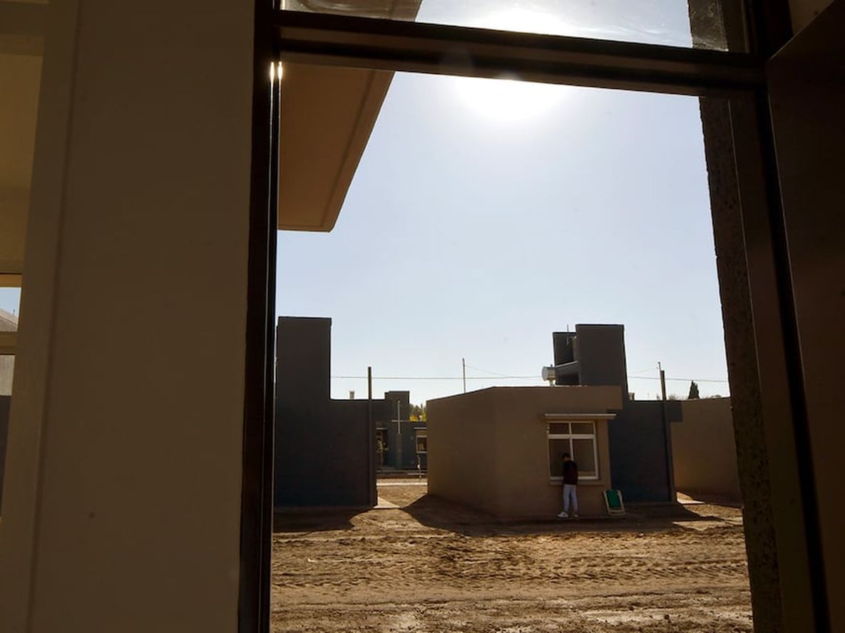 Las viviendas disponibles se encuentran en Las Heras, Guaymallén, Maipú, Luján de Cuyo y San Rafael. Foto: Orlando Pelichotti