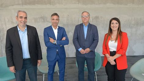 Alejandro Gennari (Ingeniero agrónomo y Doctor en economía), Santiago Ruiz (Investigador a cargo del Centro Regional Andino del INA) y Nicolás González del Solar (Doctor en derecho especializado en recursos hídricos). / Foto : Orlando Pelichotti / Los Andes