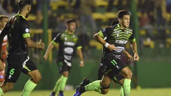 Defensa y Justicia sueña y cree: le ganó a Argentinos y es puntero de la Superliga