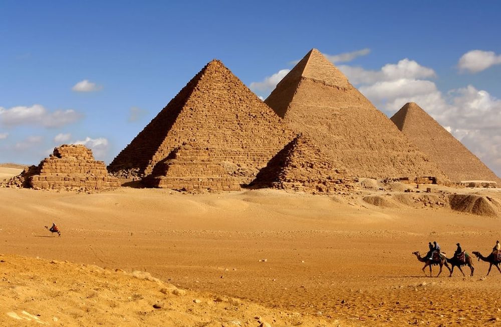 Musk afirmó que extraterrestres construyeron las pirámides y el gobierno salió a responderle