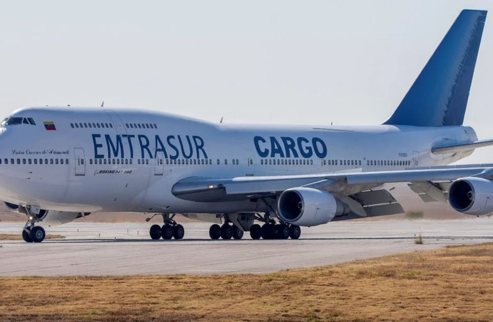 Avión venezolano-iraní: los 12 tripulantes recuperaron sus pasaportes y abandonan el país luego de tres meses. / Foto: Clarín