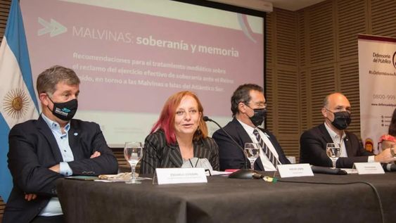 Presentaron un polémico cuadernillo que le enseña a periodistas la manera de abordar el conflicto de Malvinas