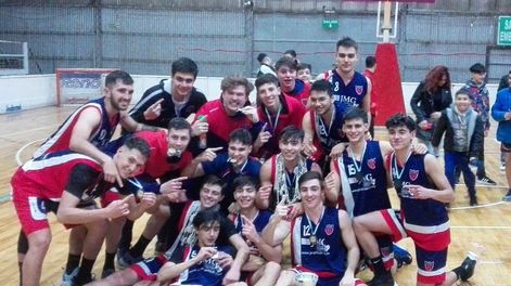 Los Andes | El plantel de Andes Talleres B se consagró campeón del certamen Apertura Nivel DOS y jugará el próximo certamen en el Nivel UNO. / Gentileza.