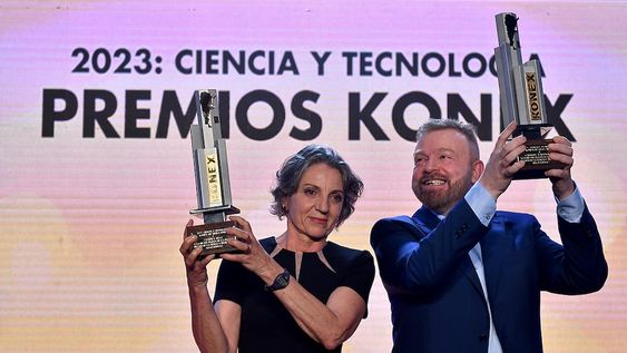 Científicos que se destacaron durante la última década fueron galardonados con los Premios Konex 2023 en la quinta entrega destinada a la Ciencia y Tecnología. (Télam)