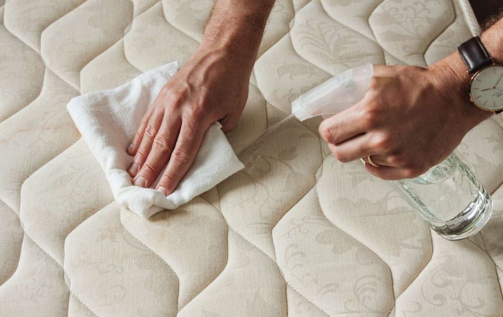 Eliminando las manchas, este método ayudará a alargar la vida del colchón y a mantener un ambiente más saludable para descansar.