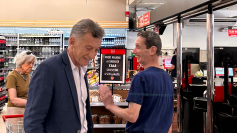 Mauricio Macri sorprendió a vecinos por ir a hacer las compras a un supermercado.&nbsp;