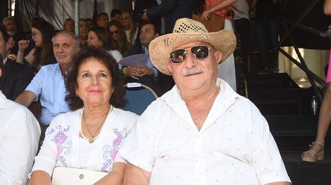 Los Andes | Miguel Ángel Ronco, ex Intendente de Rivadavia y diputado provincial, junto a su esposa en el carrusel de Vendimia 2023.Foto: José Gutierrez / Los Andes