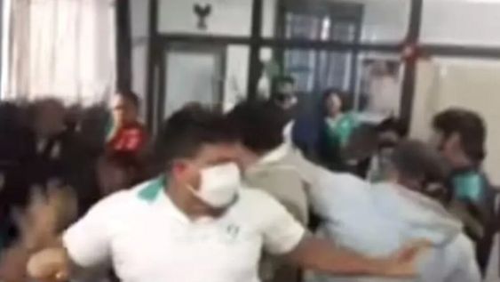 Piñas van, piñas vienen: brutal pelea en una Municipalidad de Formosa