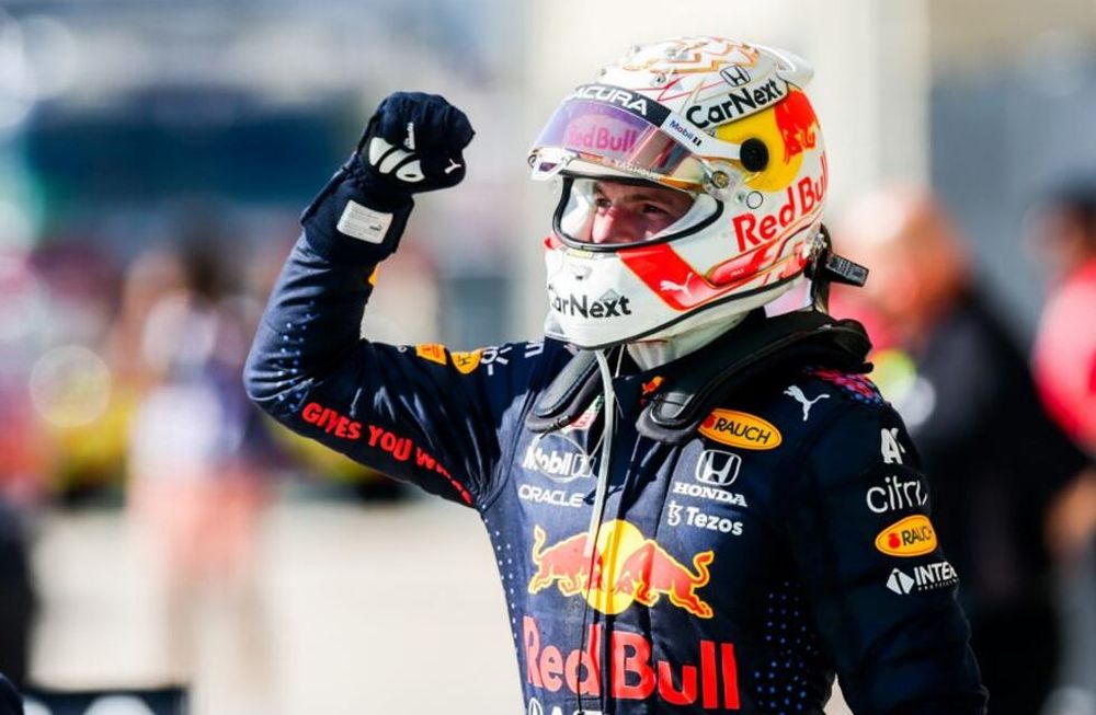 Max Verstappen mostró su felicidad por haber aguantado la presión de Lewis Hamilton en las vueltas finales del Gran Premio de Estados Unidos.