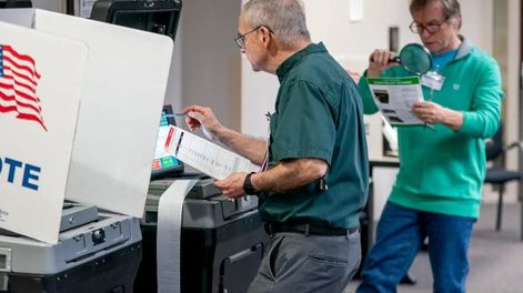Los Andes | Vista de una máquina de votación para las elecciones de EE.UU., en una fotografía de archivo. EFE/Shawn Thew