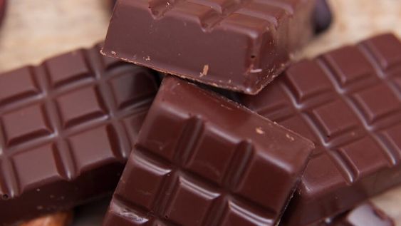 Chocolates importados, entre los productos para los que no habrá licencias automáticas para importar
