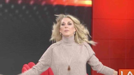 Yanina Latorre se hacía pis y como no aguantaba más, salió corriendo en pleno LAM